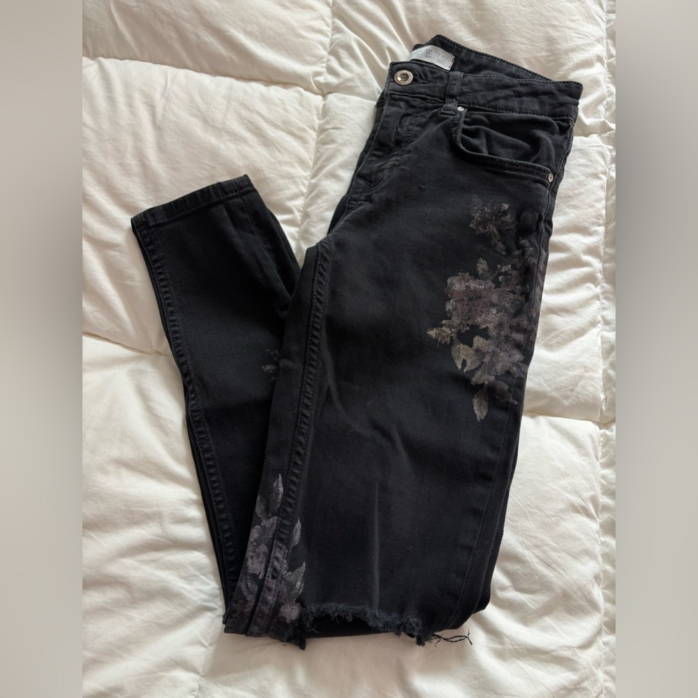 Zara Black Skinny Flower Print Jeans - Size 2